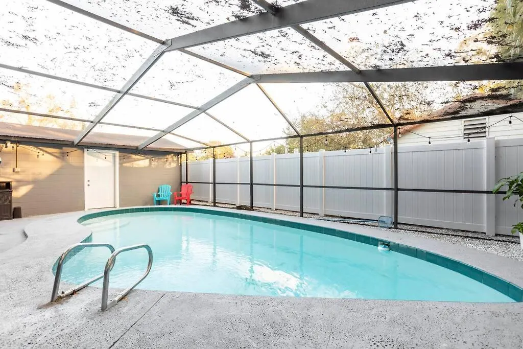 Entirehouse W/Bush Garden View_Private Heated Pool Villa Tampa Holiday home